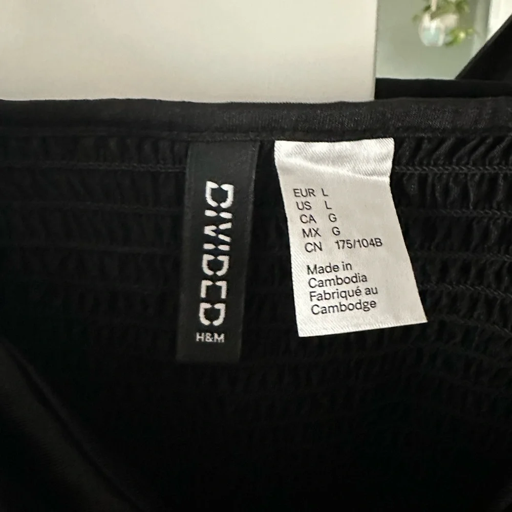 H&M Satin Bustier Peplum Cami with Spaghetti Straps in Black Womens Large - Picture 3 of 4